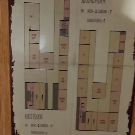 Appartement Glauque Horror And Cinema Themed