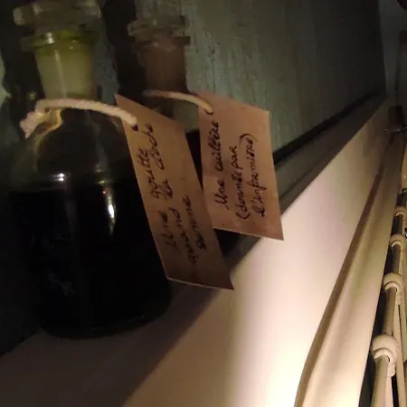 Glauque Horror And Cinema Themed Appartement